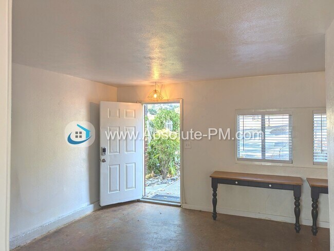 Foto del edificio - Cozy 1 Bedroom Studio in the Orangevale Ag...