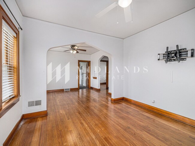 Photo - Vintage Charm in Little Italy House