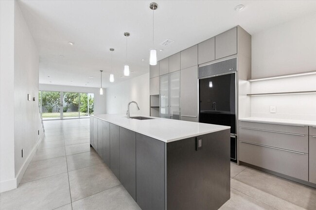 Foto del edificio - 1222 Marconi St