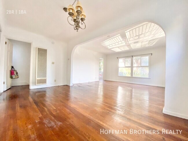 Building Photo - 524 1/2 Heliotrope -A