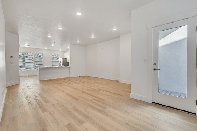 Photo - 3839 Kinglassie Ln Townhome