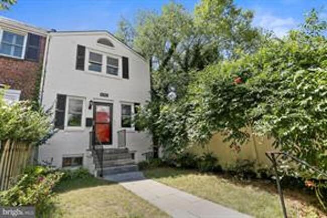 OLD TOWN ALEXANDRIA - MINUTES TO METRO AND PENTAGON - OLD TOWN ALEXANDRIA - MINUTES TO METRO AND PENTAGON Townhome