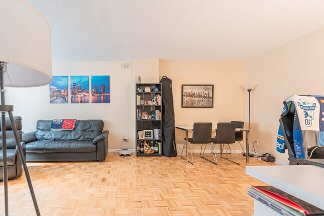 Building Photo - BROOKLINE 1 BED AVAILABLE FOR AN AUGUST 1ST MOVE-IN