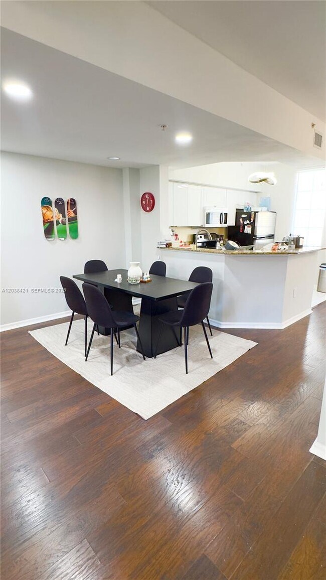 Foto del edificio - 2845 NE 185th St