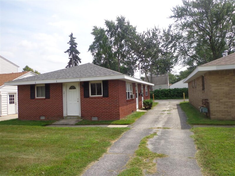 Primary Photo - 2809 W Laskey Rd