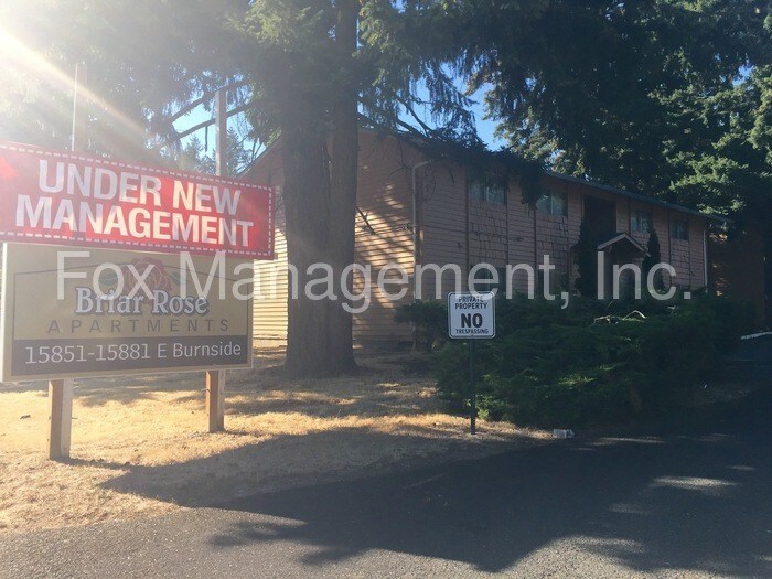 Foto principal - 15879 E Burnside St