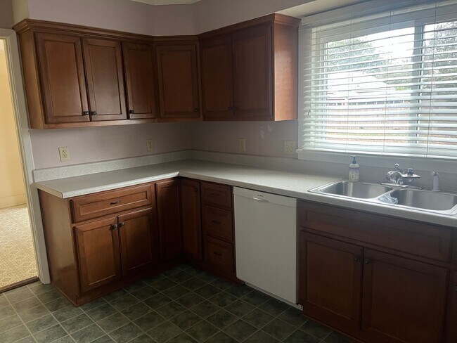 Foto del edificio - 3 Bed, 1 Bath House