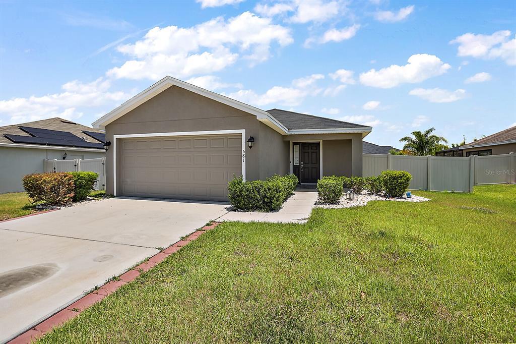 Foto principal - 581 Greenshank Dr