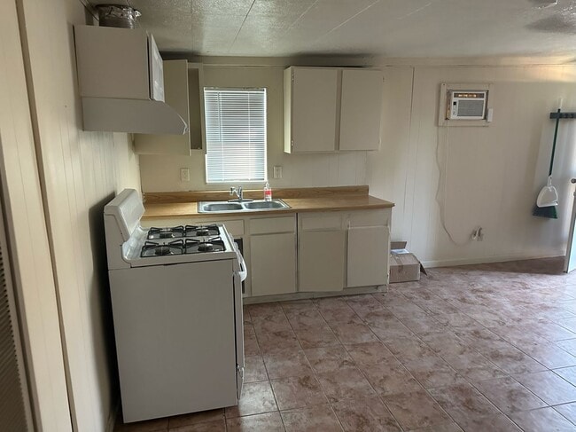 Foto del edificio - 1017 Hall Ave