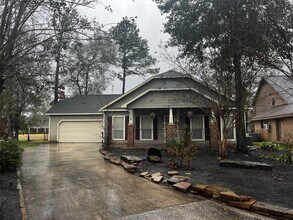 Building Photo - 2015 Halyard Dr