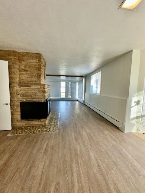 Foto del edificio - 610 Maple Ave