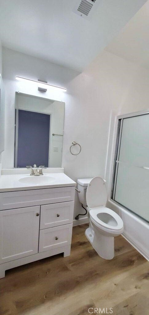 Foto del edificio - 7900 Woodman Ave
