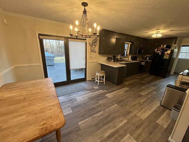 Foto del edificio - 120 Beverly Hills Cir