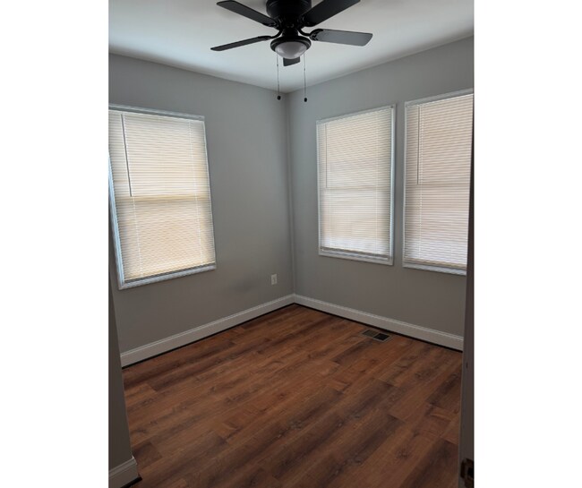Foto del edificio - 4613 Asbury Ave