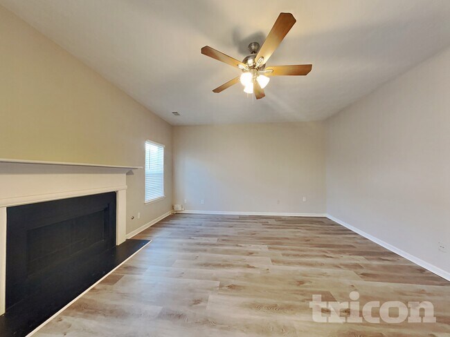 Foto del edificio - 124 River Pass Ct NE