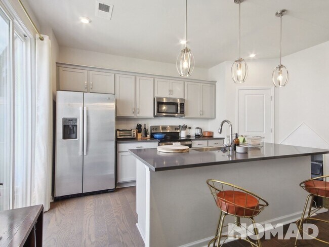 Foto del edificio - Stylish 2-Bedroom Townhome in Charlotte wi...