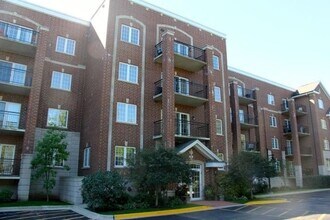 Building Photo - 1479 N Milwaukee Ave