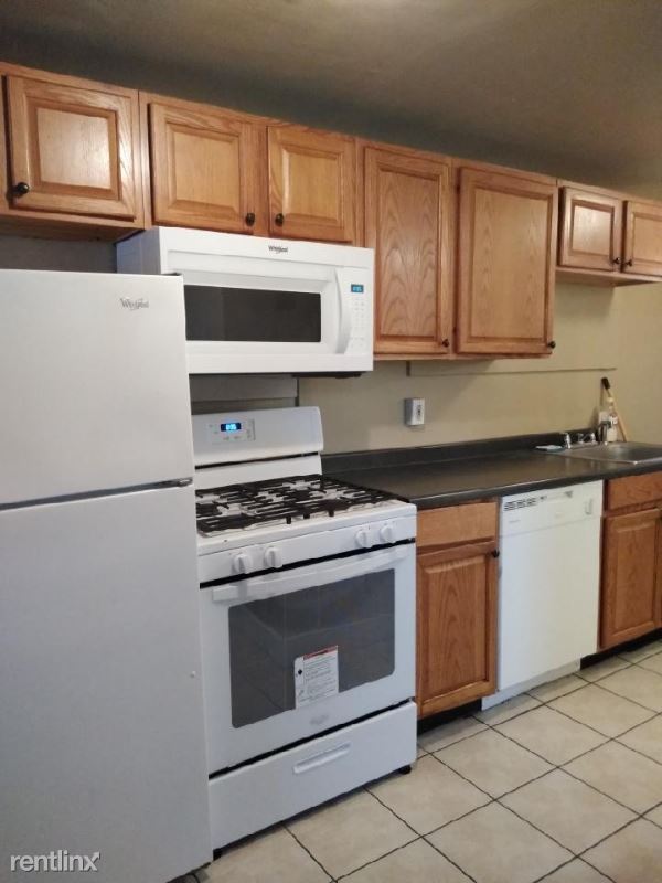 Foto principal - 4 br, 2 bath House - 841 N Madison St