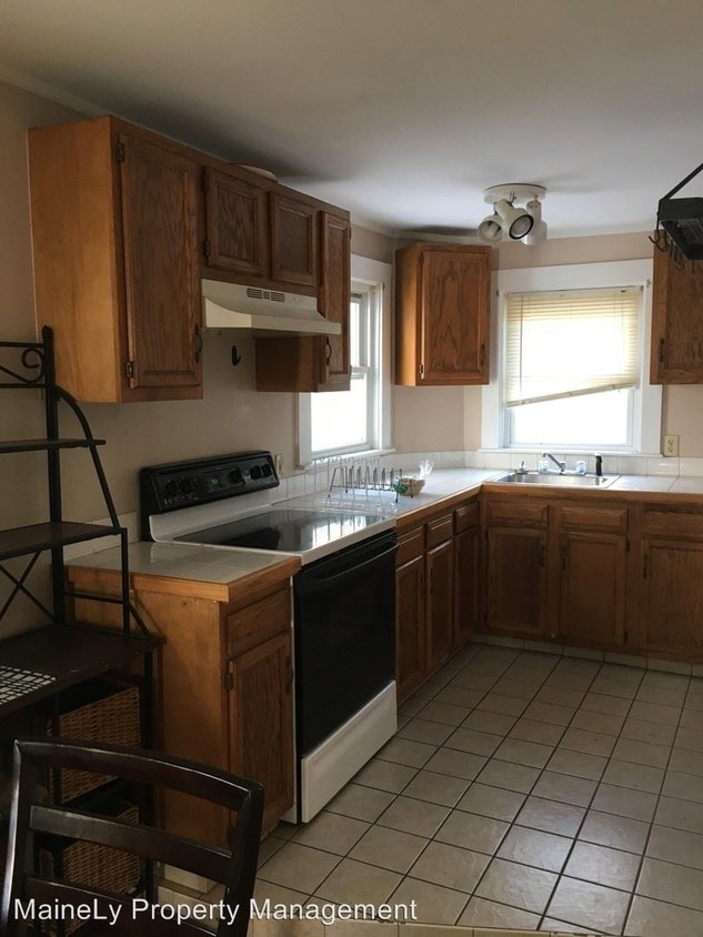 Primary Photo - 64 Bacon St