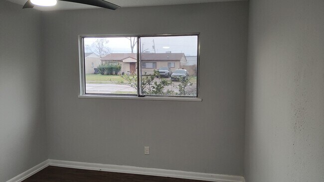 Building Photo - South Bossier