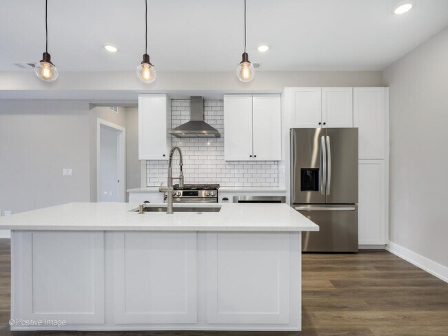 Foto del edificio - 261 Washington Blvd