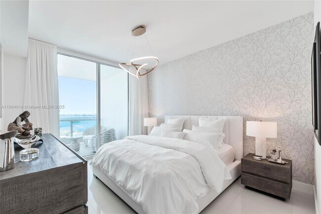 Foto del edificio - 900 Biscayne Blvd