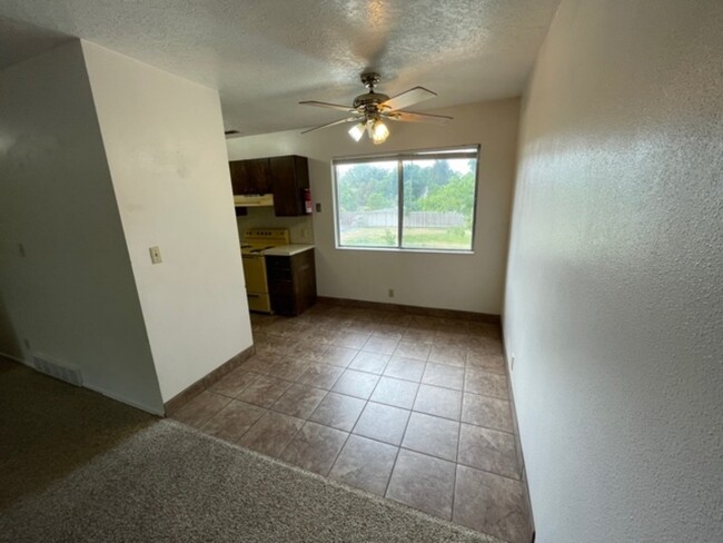 Building Photo - 69 1/2 N 200 W