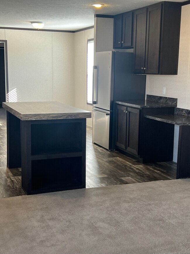 Building Photo - 130 Shiawassee River Dr