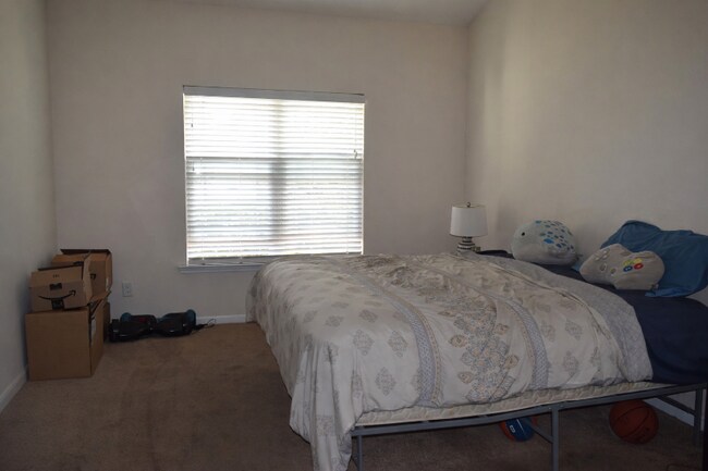 Foto del edificio - 10 Wyndham Dr