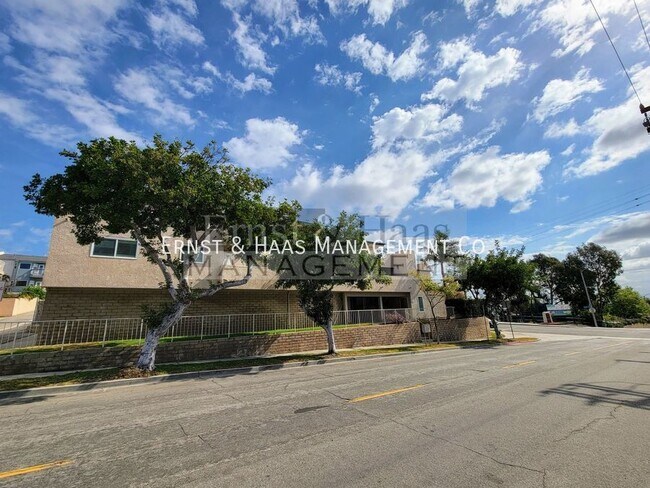Foto del edificio - 2755 E Hill St
