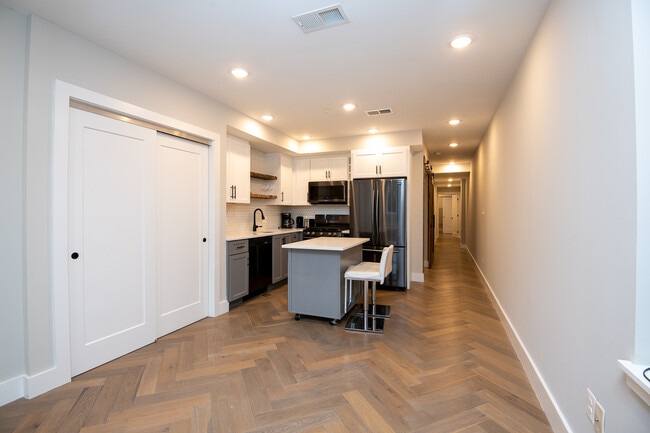 Building Photo - 1457 Girard St NW