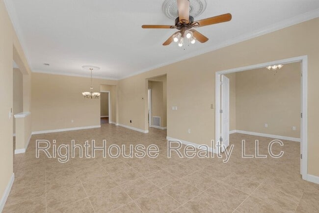 Foto del edificio - 5244 Royce Dr