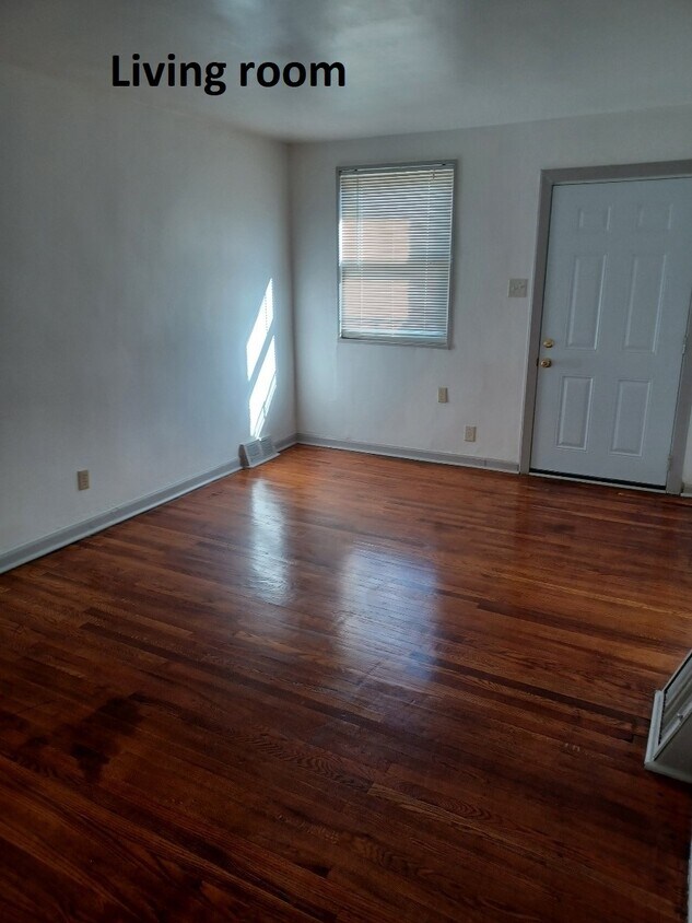 Primary Photo - 2424 S Frazier St
