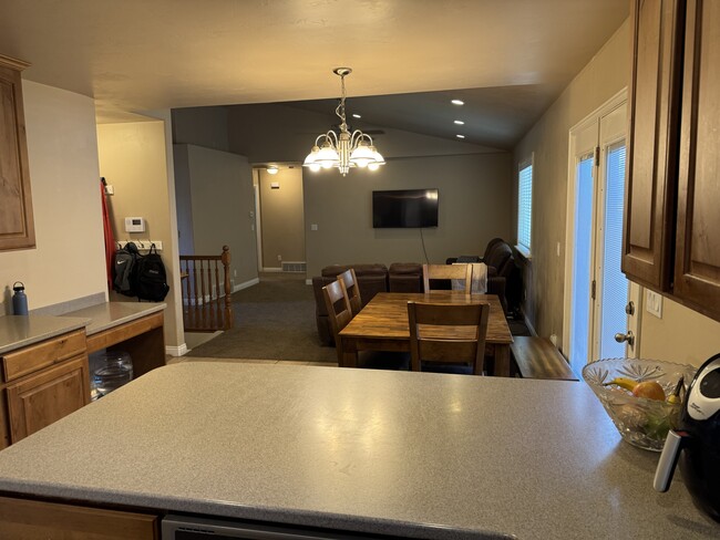 Building Photo - 236 Acord Way