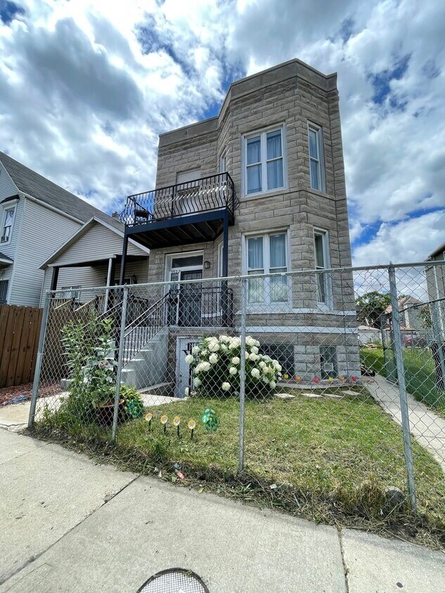 Primary Photo - 5522 S Wells St