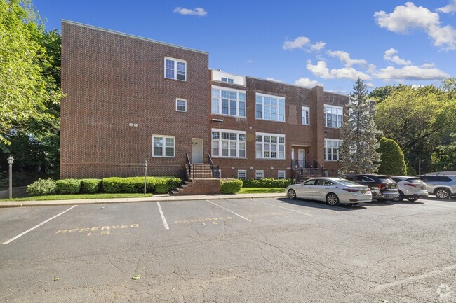 Building Photo - 32 Smith Ave