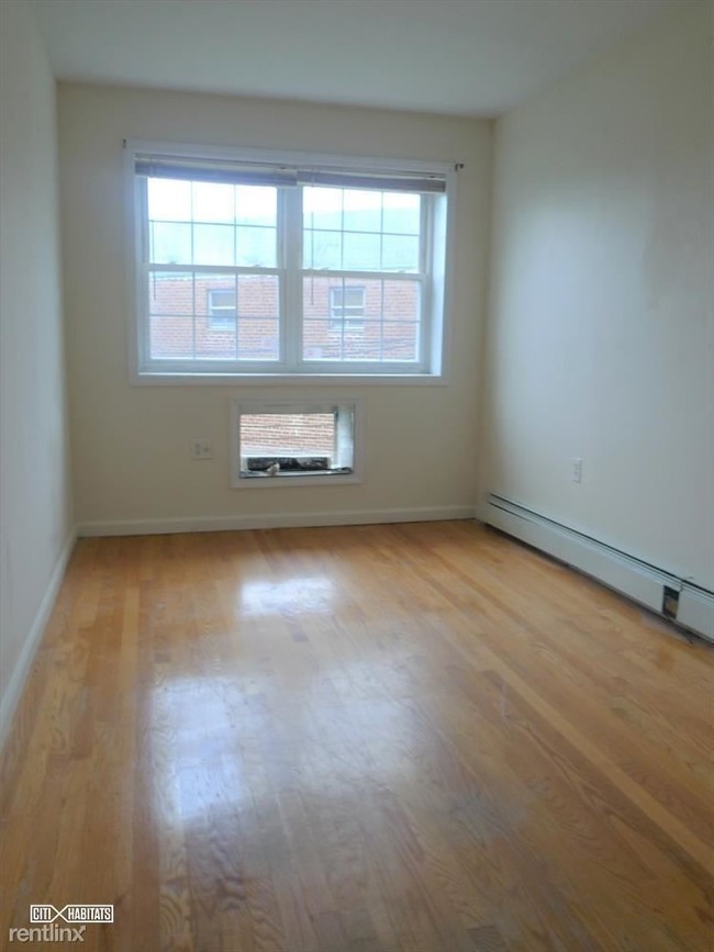 Building Photo - 3 br, 2 bath  - 3268 45th St 33