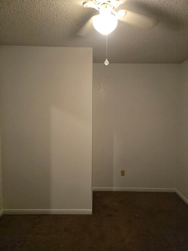 Building Photo - 1803 Stardust St