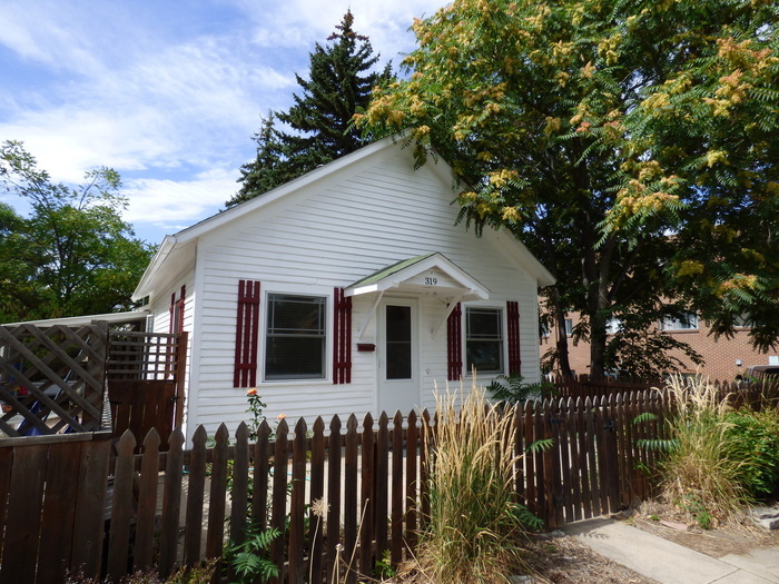 Primary Photo - Charming 2 Bed/1 Bath Home Near Old Town F...