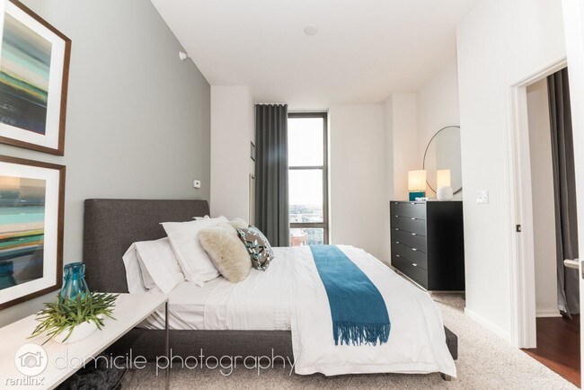 Foto del edificio - 1 br, 2 bath Condo - 12 E 9th St 1503