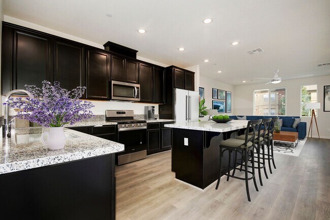 Foto del edificio - Gorgeous 4 Bedroom 3.5 bath home