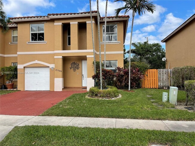 Foto del edificio - 13509 NW 9th Ct