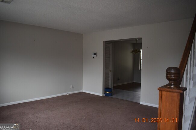 Foto del edificio - 4934 Log Cabin Dr