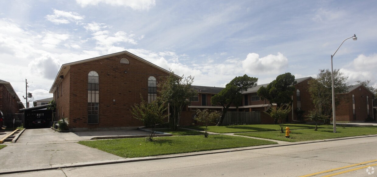 Foto del edificio - 6656 E Harry Dr