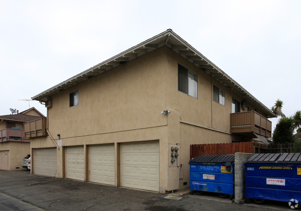 Building Photo - 2065 S Jetty Dr