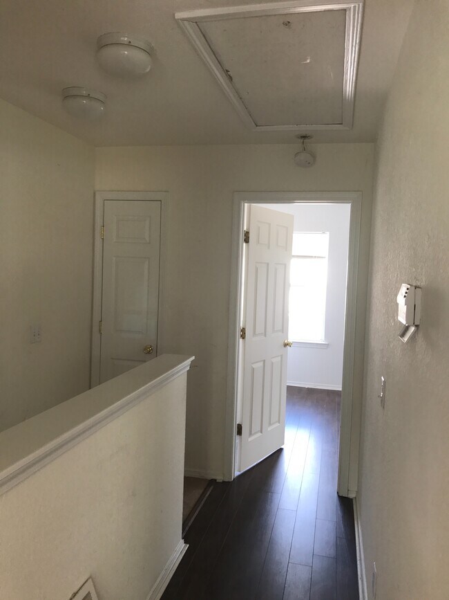 Foto del edificio - 431 Lake Park Way