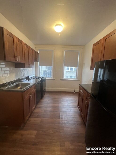 Building Photo - 1634 Commonwealth Ave