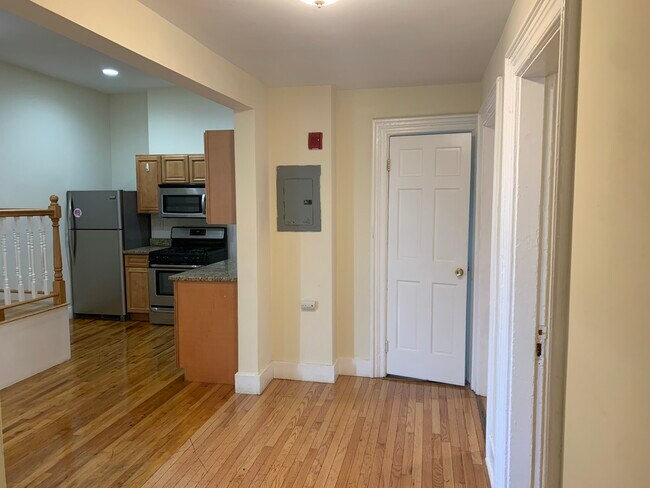 Foto del edificio - 227 Roxbury St