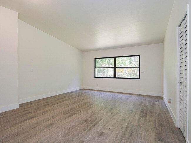 Foto del edificio - 734 5th Pl SW