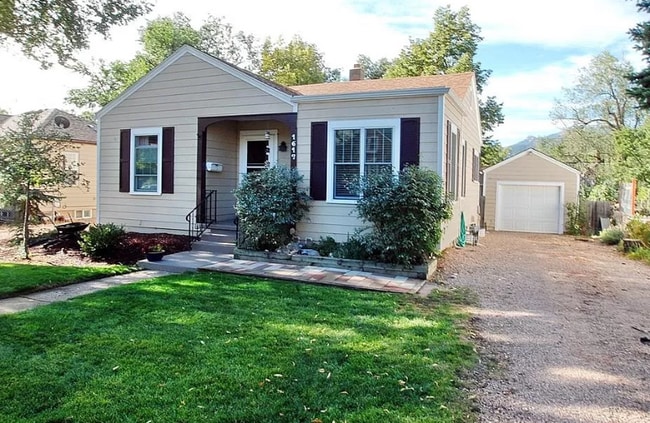 Photo - 1617 W Kiowa St House